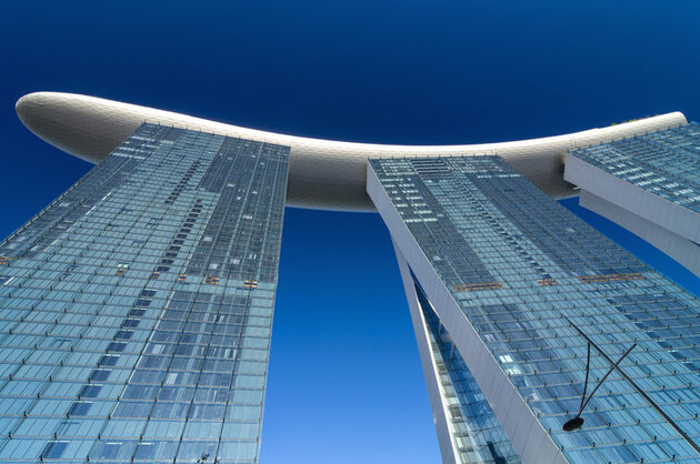 Nager au plus près du ciel au Sands Skypark