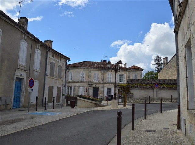 Blog de sylviebernard-art-bouteville : sylviebernard-art-bouteville, Châteauneuf-sur-Charente - CARTES POSTALES