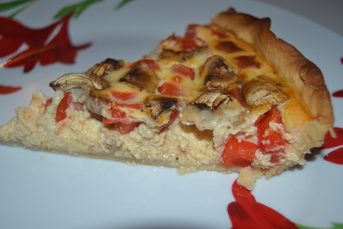 Quiche aux saucisses, poivron et champignons