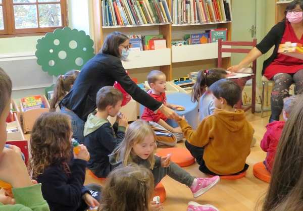 "Des histoires  pour les petites z'oreilles" à la Bibliothèque Municipale de Châtillon sur Seine, ont ravi les enfants...de 3 an à 7 ans !