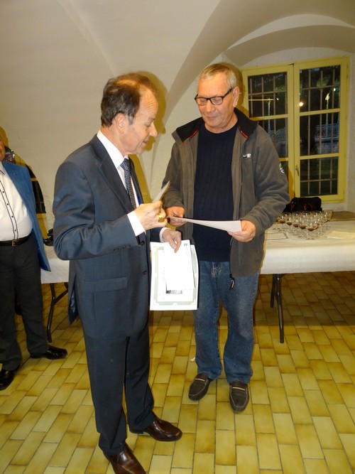 Remise des prix des maisons fleuries à Châtillon sur Seine pour l'année 2015