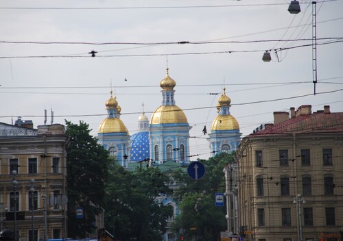 Autour de la cathédrale Saint Nicolas à Saint Petersbourg (Russie)