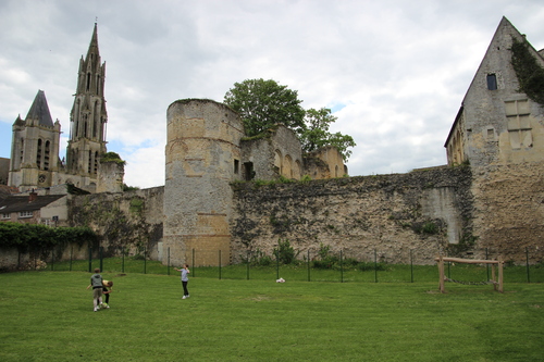 Senlis, château, cathédrale et rues