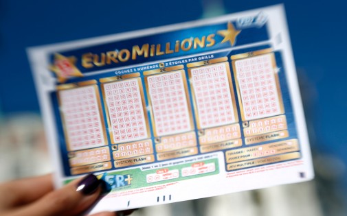 Euromillions : le gagnant de Loches a reçu ses 65 millions d'euros
