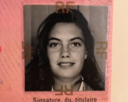 Ales­san­dra Sublet, adorable sur son permis de conduire