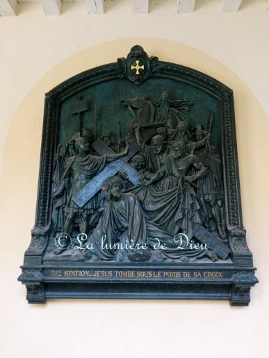 Sainte-Anne d'Auray, le cloître et le chemin de croix
