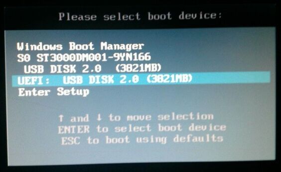 Boot : Régler l'ordre du boot du Legacy BIOS et UEFI pour démarrer sur une  clé USB (bootable) ou un DVD (bootable) au lieu du disque dur - INFORMATIQUE:Astuces  de A à