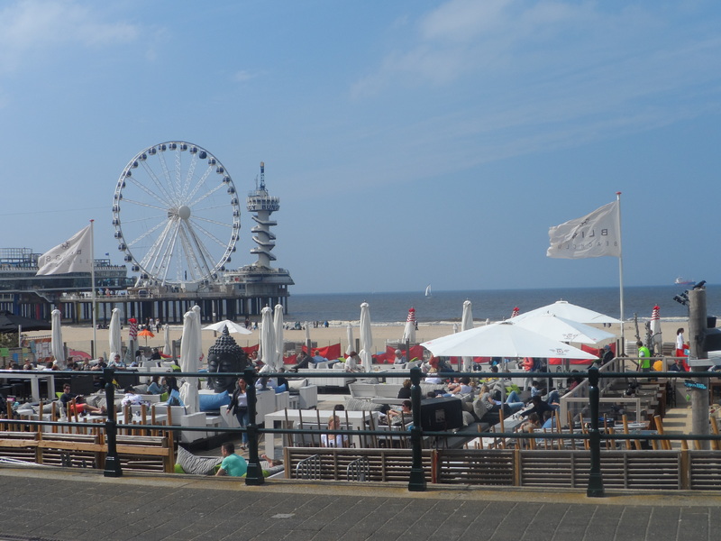 SCHEVENINGEN  EN  HOLLANDE