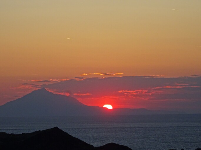 coucher de soleil sur le Mont Athos