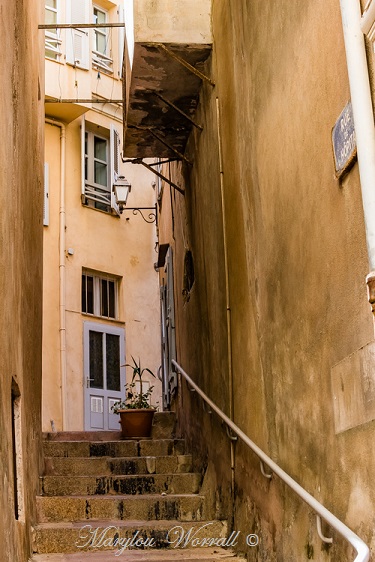 Corse : Bonifacio, les ruelles de la Citadelle