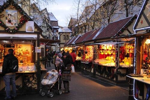                                     ""   LES MARCHES de NOEL. !!  SURPRISE.  ""    