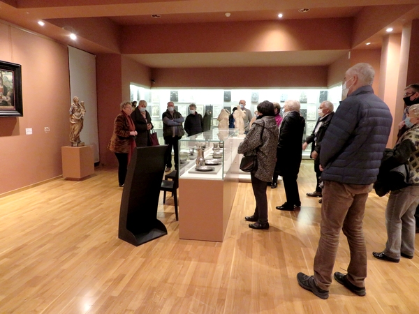 Les Amis du Musée du Pays Chatillonnais ont découvert  quelques très beaux éléments  du Musée, guidés par madame la Conservatrice