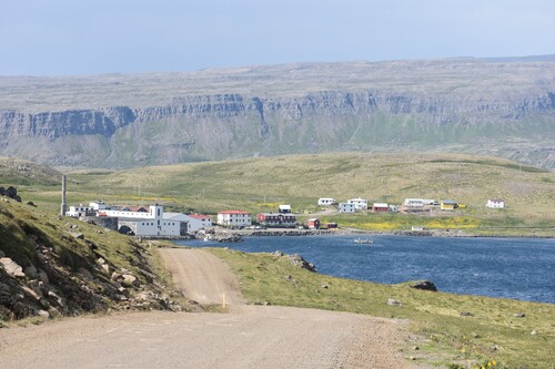 De Laugarhóll à Urðartindur (Nordurfjördur)