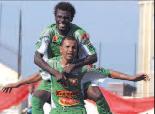 Jeudi 4.6.2009 stade omar Hamadi MCA-ESS 2-1