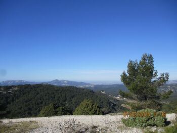 De gauche à droite, Puget, Carpiagne et St Cyr, puis Marseille 