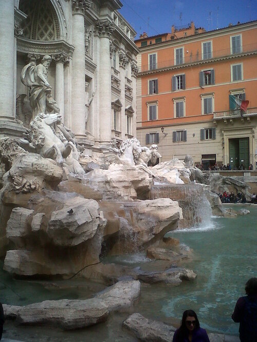 LA FONTAINE DE TREVI