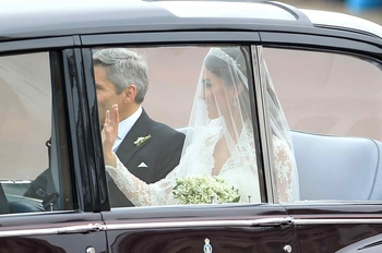 catherine_middleton_arriving_b