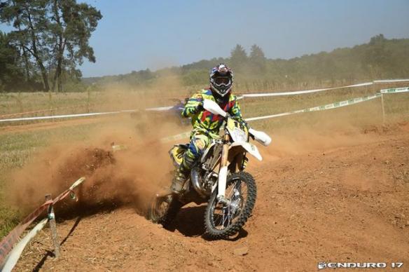 Blog de sylviebernard-art-bouteville : sylviebernard-art-bouteville, Enduro de Saint-Geniès - 30.08.2015