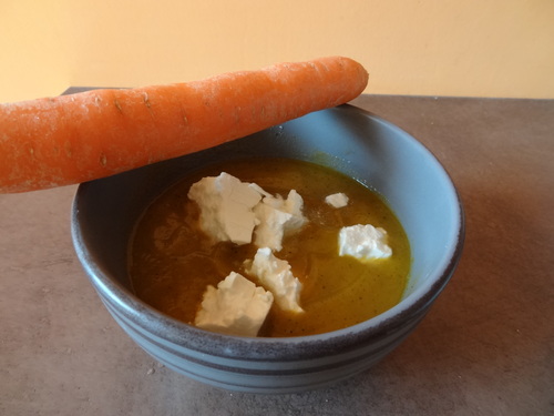 Soupe froide de carotte, féta et cumin