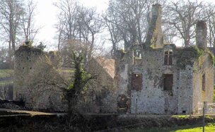 LES REMPARTS DE LA ROQUELLE (Manche)