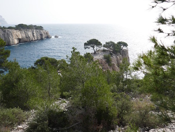 Avant de quitter le sentier, les pointes d'En Vau et de la Cacau