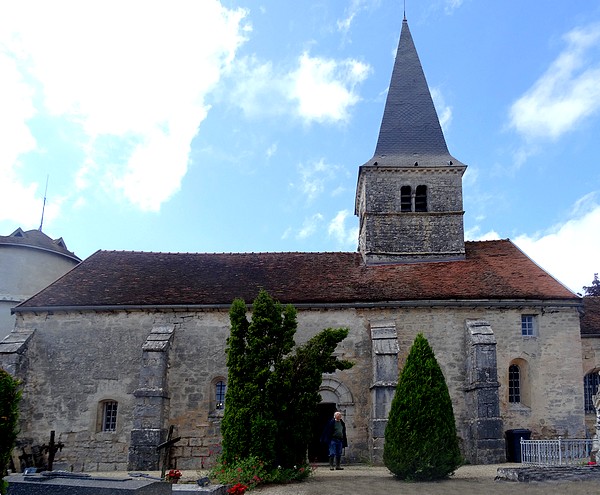 Avec la SAHC visite de l'église de Saint-Germain le Rocheux et du Fanum du Tremblois...