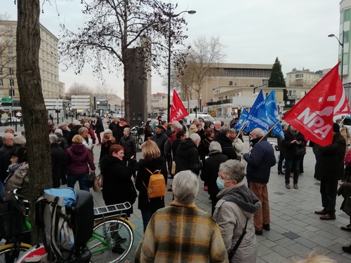 Ukraine - Le Havre - Une centaine devant le Printemps mardi 2 mars à 18 h