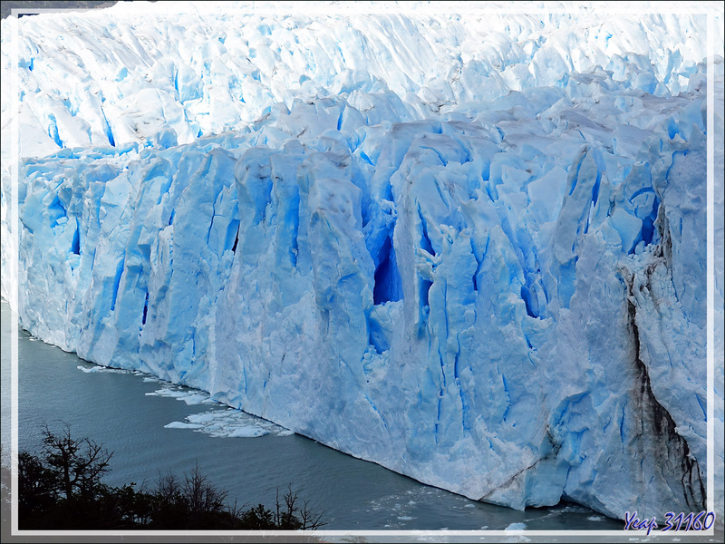 Le glacier et le pic Perito Moreno vus des passerelles - Peninsula de Magallanes  - Patagonie - Argentine