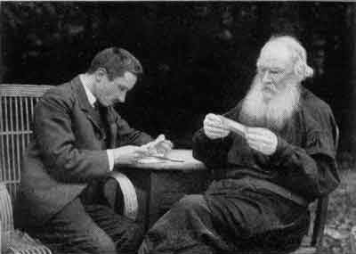 Léon Tolstoï et Valentin Boulgakov en 1910