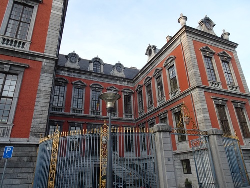 Autour du Palais épiscopal à Lièze en Belzique (photos)