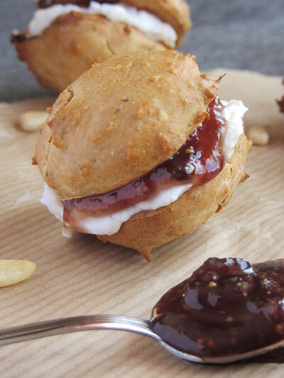 Whoopies salés au fromage de chèvre et confiture de figue {Battle Food#21}