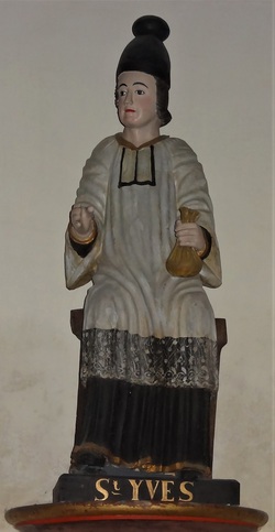 Landerneau : statue de Saint Yves