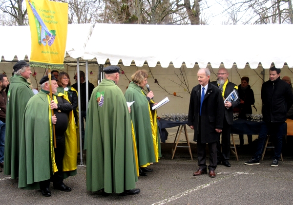 La fête du Crémant Châtillonnais 2019 a débuté avec plusieurs intronisations