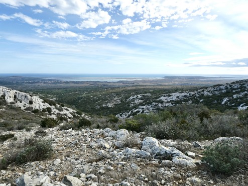 Peut être une image de montagne et horizon