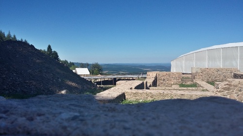 L'ASCENSION DU MONT BEUVRAY