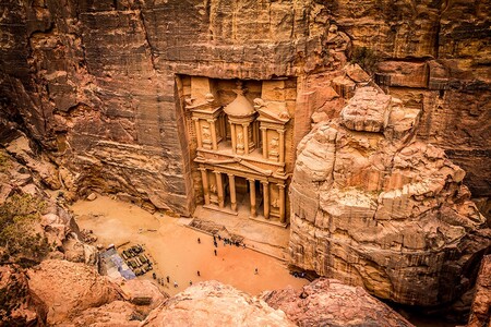 Cette perle du Moyen-Orient dont les monuments sont creusés dans la roche