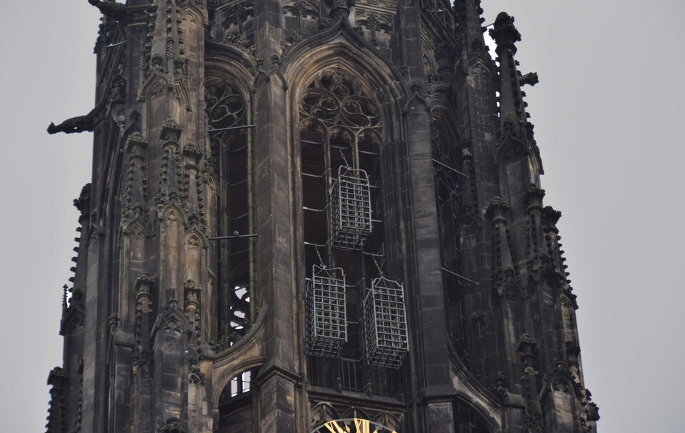 J6 - Münster - La flèche de la cathédrale St Lambert et les cages des anapbaptistes