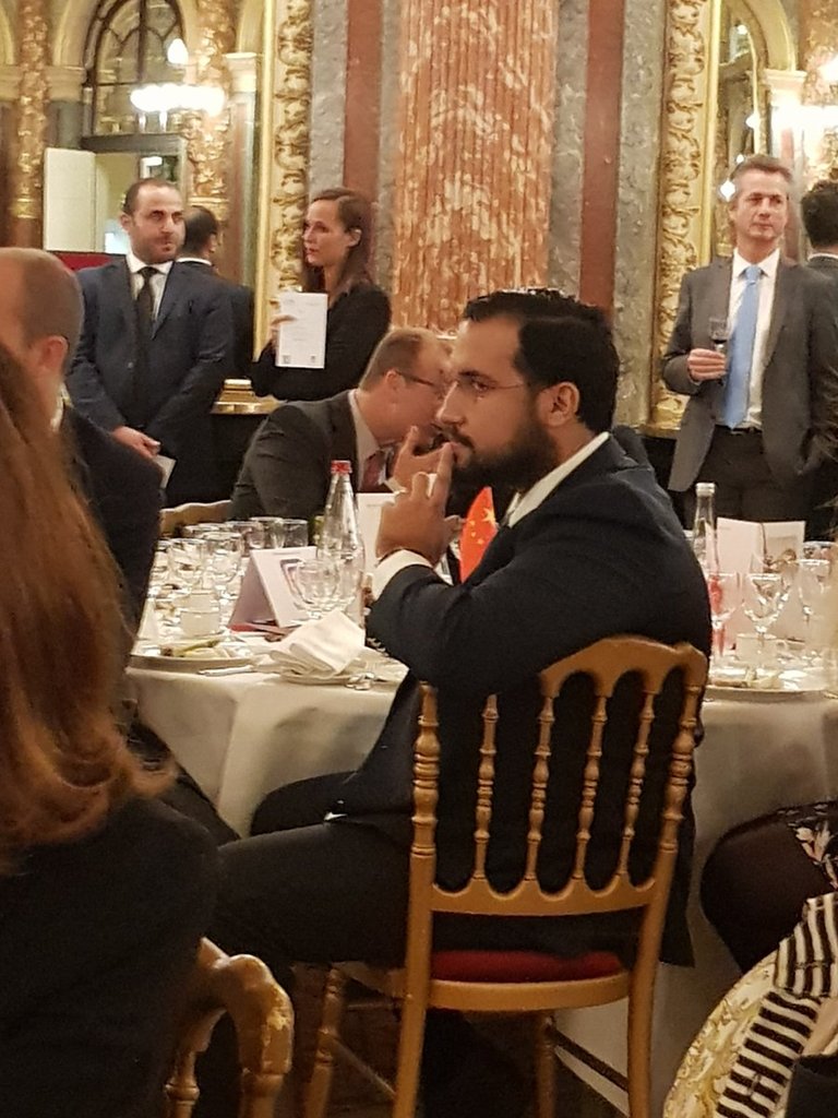 Le curieux déjeuner «VIP» d’Alexandre Benalla dans un hôtel de luxe à Paris