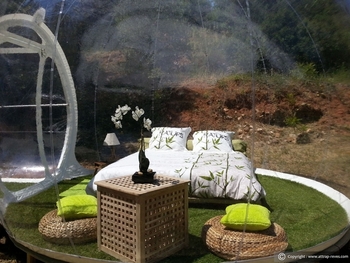 Tourism-on-the-Edge-bubble-hotel-in-france