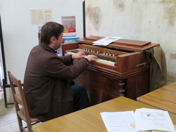 "Orgues, Musique et Voixnous a  invités à une itinérance musicale entre les orgues restaurés de deux églises de Châtillon sur Seine....