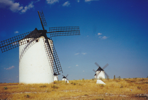 Jeudi, 15 juin 2000. Où il est question d’ingénieux hidalgo, de quête, de démesurés géants, en des villages de la Manche, des noms desquels je ne peux pas ne pas me souvenir.