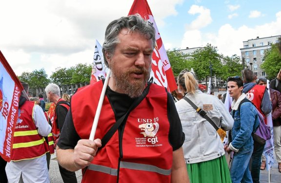 Franck Monfort (responsable de l’union départementale CGT) continue de mener le combat pour la généralisation du Ségur. Il revendique également l’intégration d’une hausse de salaire d’au moins 300 € d