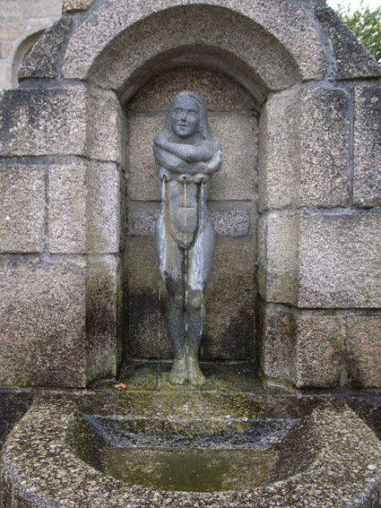 Statue de sainte Gwenn à Plouguin