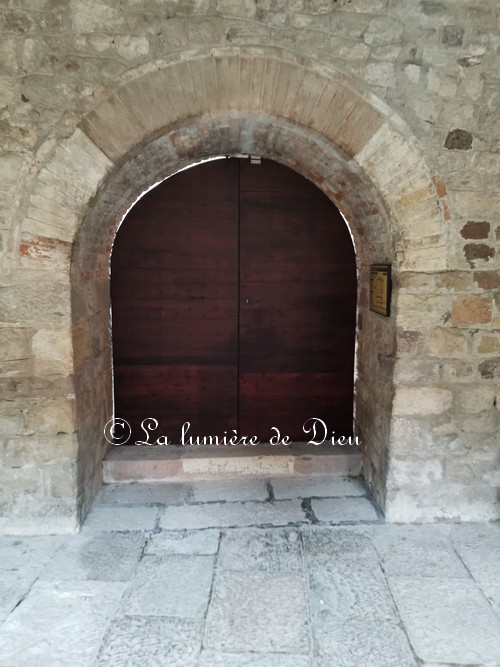 Fréjus, le cloître de la cathédrale saint Léonce