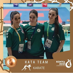 DAHLEB Aicha Narimène Bronze en Kata par équipes avec Salakedji Rayane et Hanouti Sara aux Jeux de la Solidarité Islamique à Konya (Turquie)
