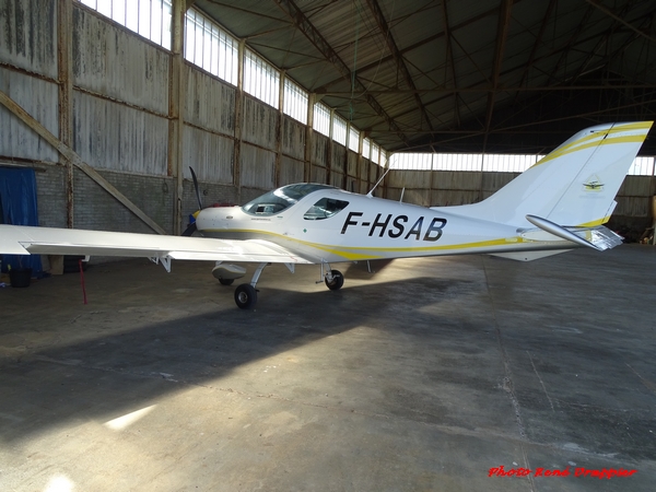 De bien beaux avions vus par René Drappier à l'aérodrome...