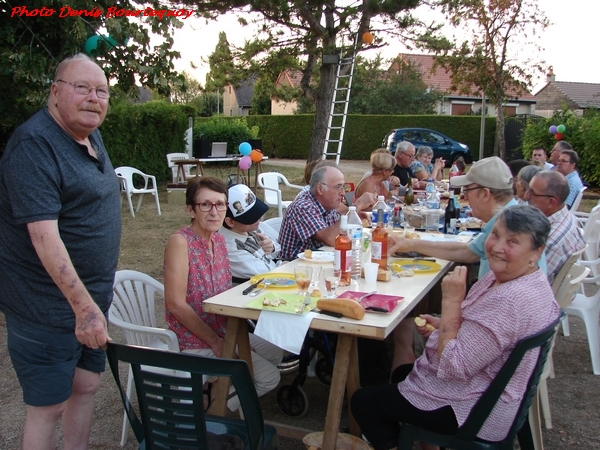 Une sympathique "fête des voisins" a eu lieu dans le quartier de Château-Gaillard à Châtillon sur Seine