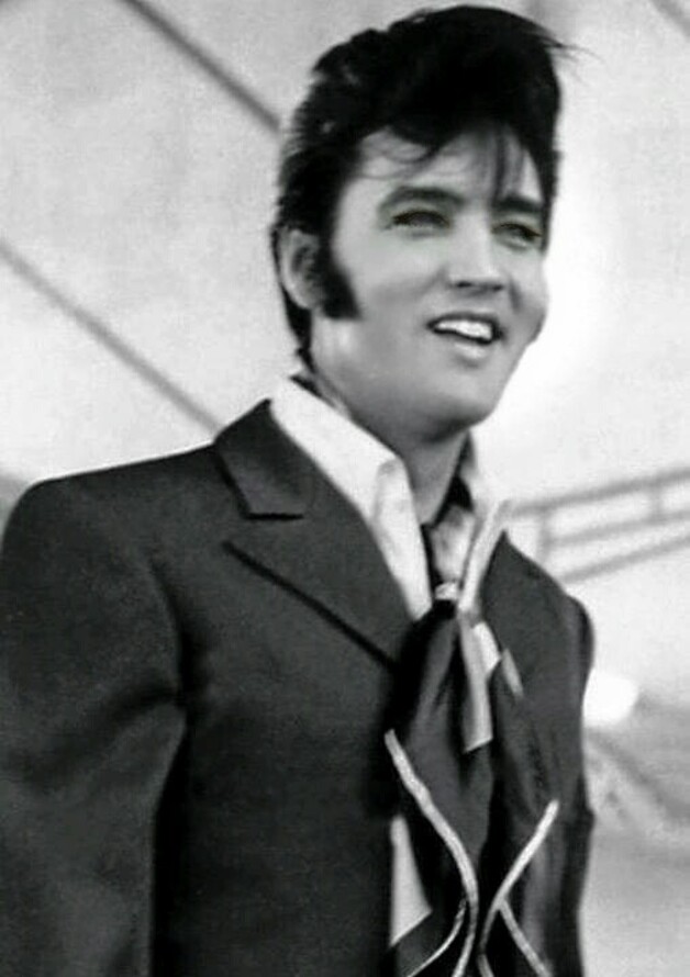 Elvis en noir/blanc /Candid