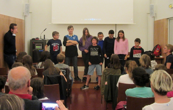 La vidéo "ArchéoVix, un collège enquête", tournée par les élèves de 6ème du Collège Henri Morat de Recey sur Ource a été présentée, et elle est SENSATIONNELLE  !