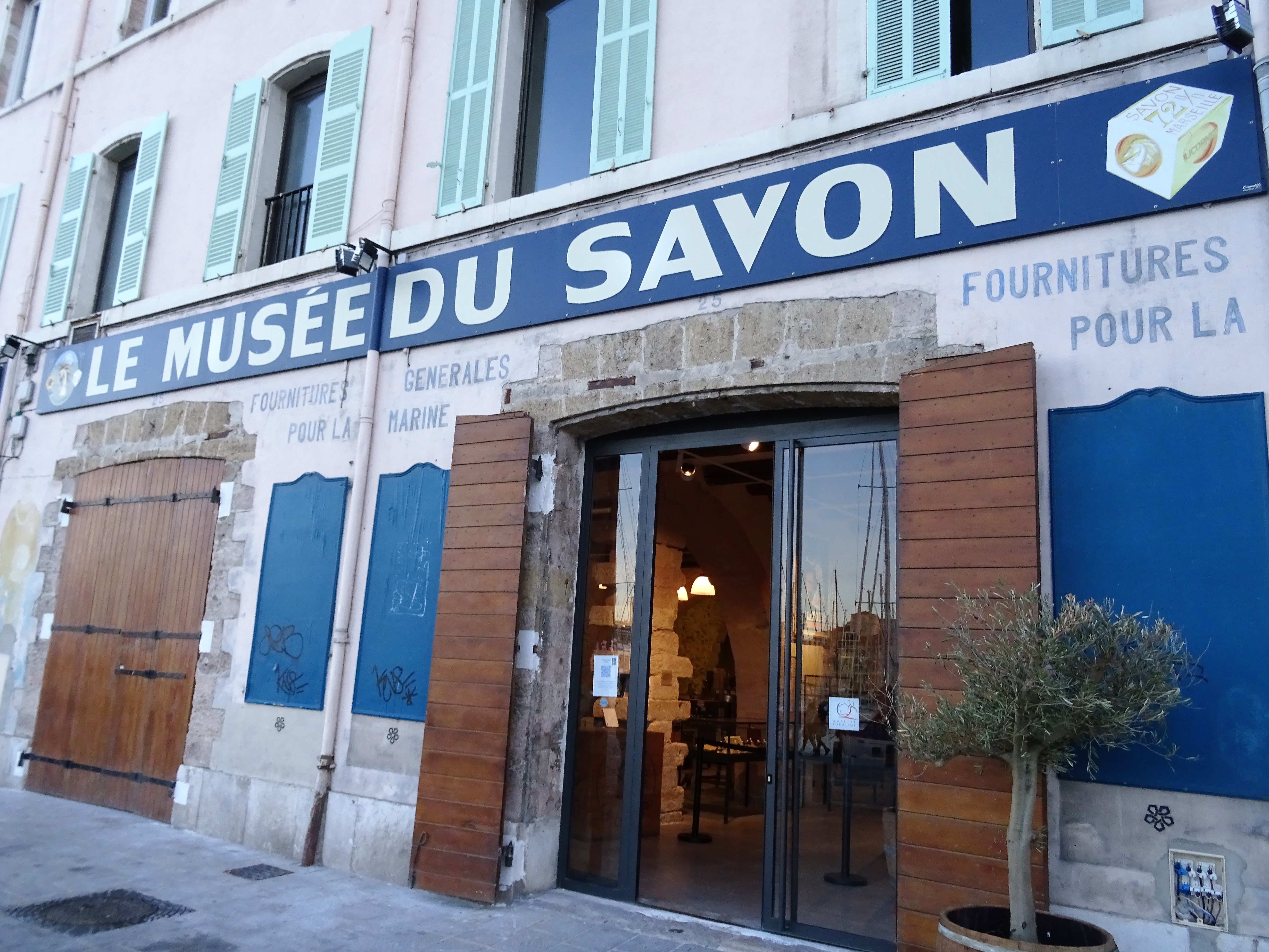 Autour du Musée du savon sur le Vieux Port de Marseille (photos) - Minizup